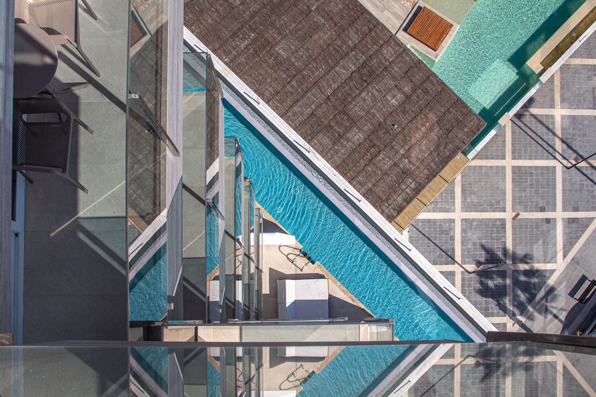 LIVVO_HOTEL_CADIZ_BAHIA_Varias piscinas (2).jpg