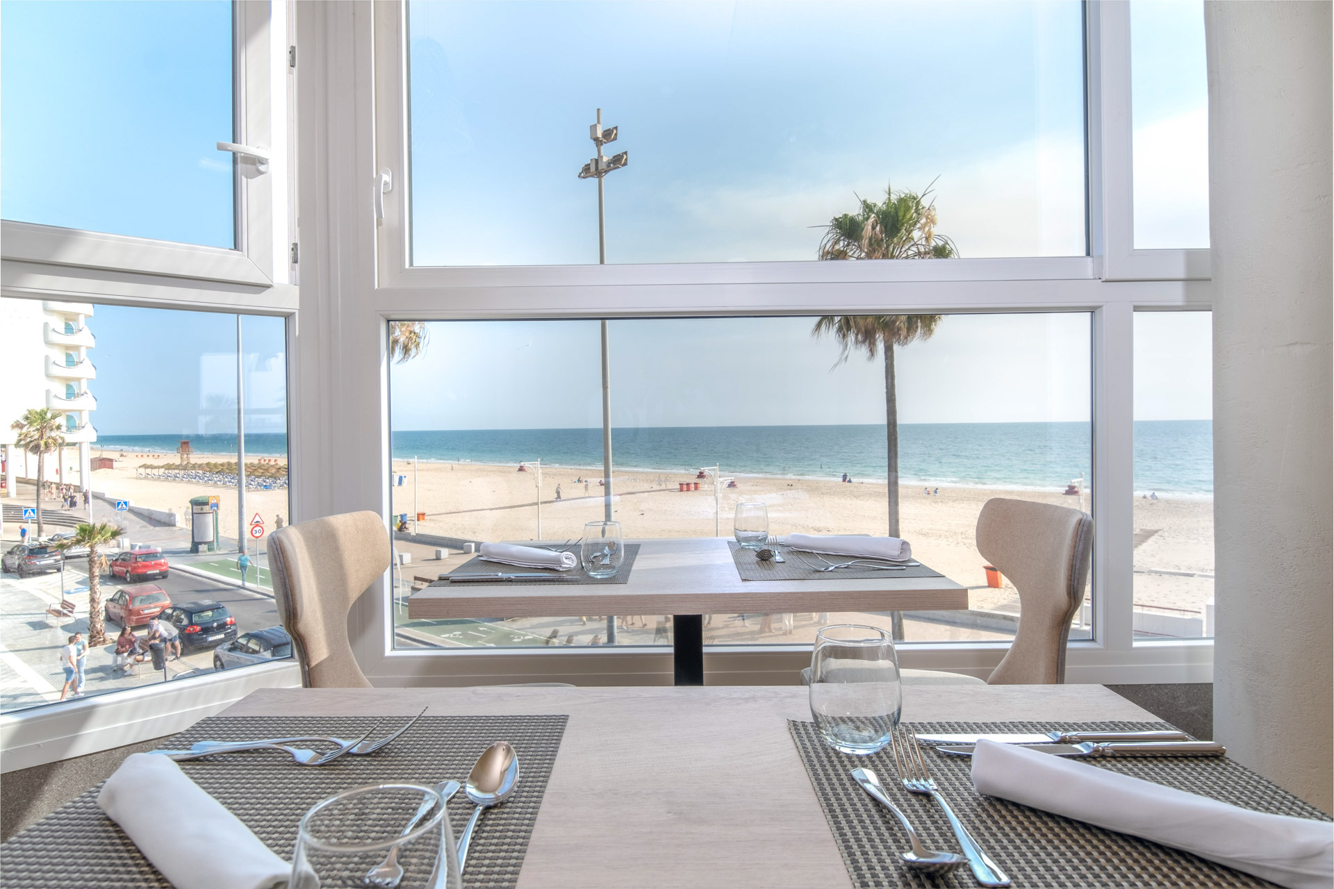 LIVVO_HOTEL_CADIZ_BAHIA_Cafetería (6).jpg