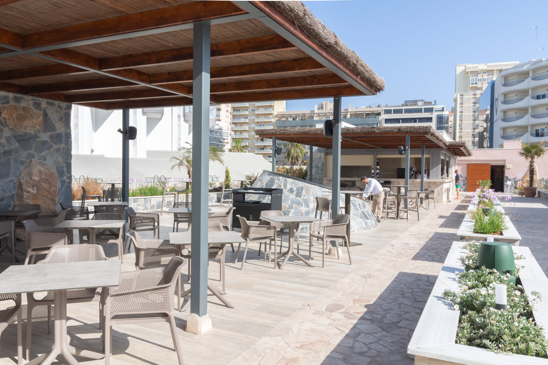 LIVVO_HOTEL_CADIZ_BAHIA_Pool Bar (11).jpg