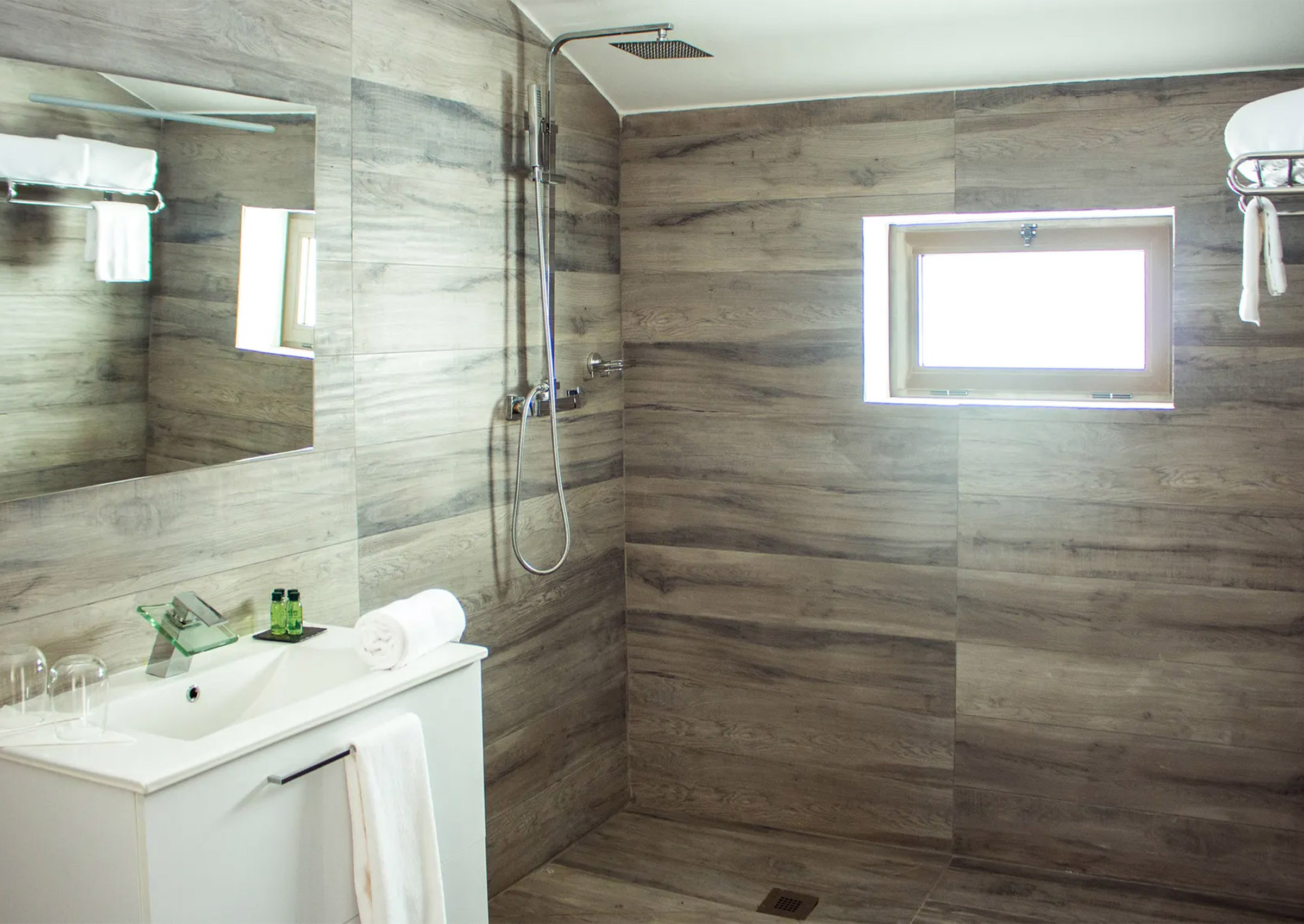 LIVVO_BUDHA_BEACH_SUITE_ (12).jpg
