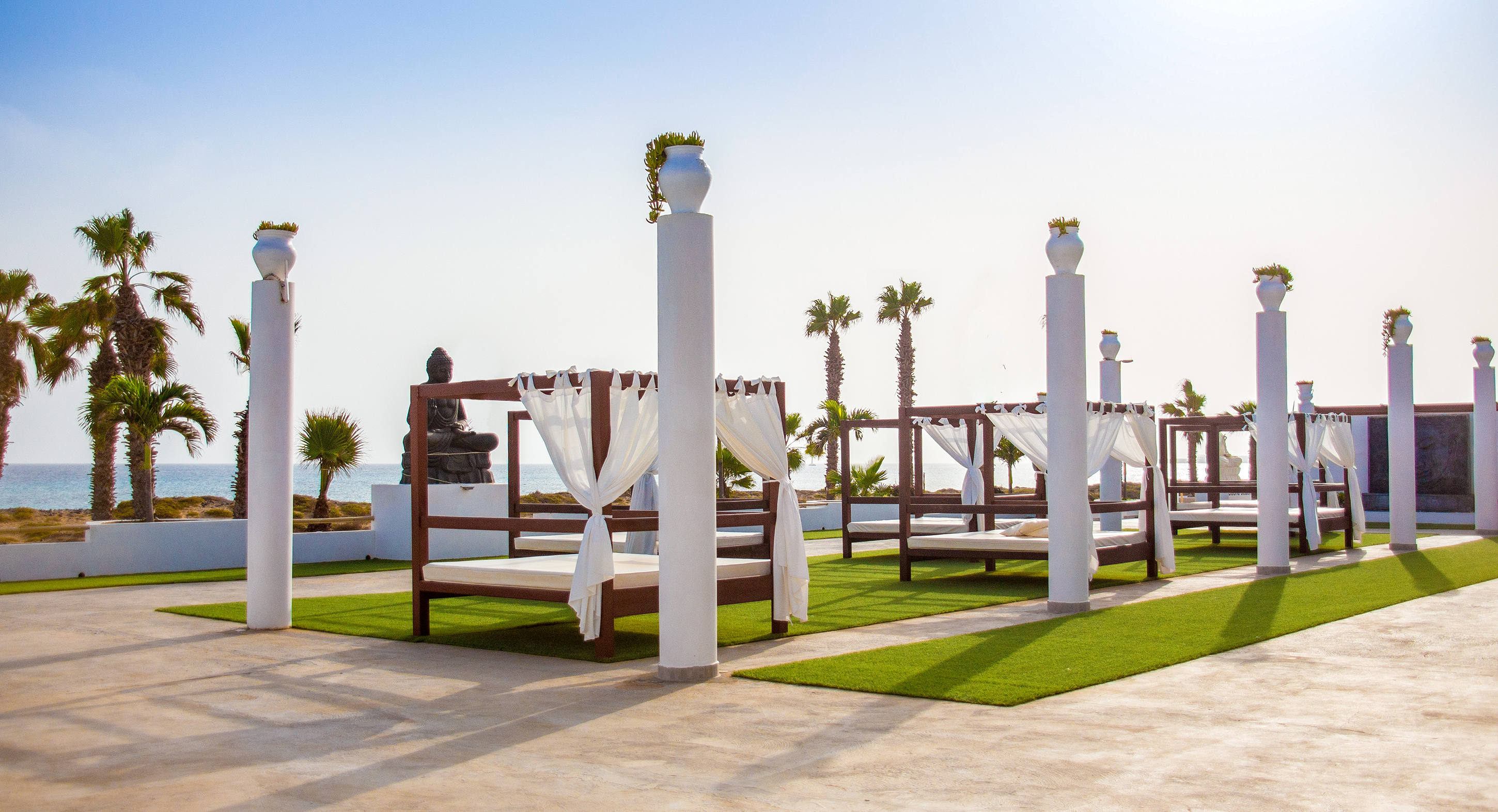 LIVVO_BUDHA_BEACH_PISCINA (2).jpg