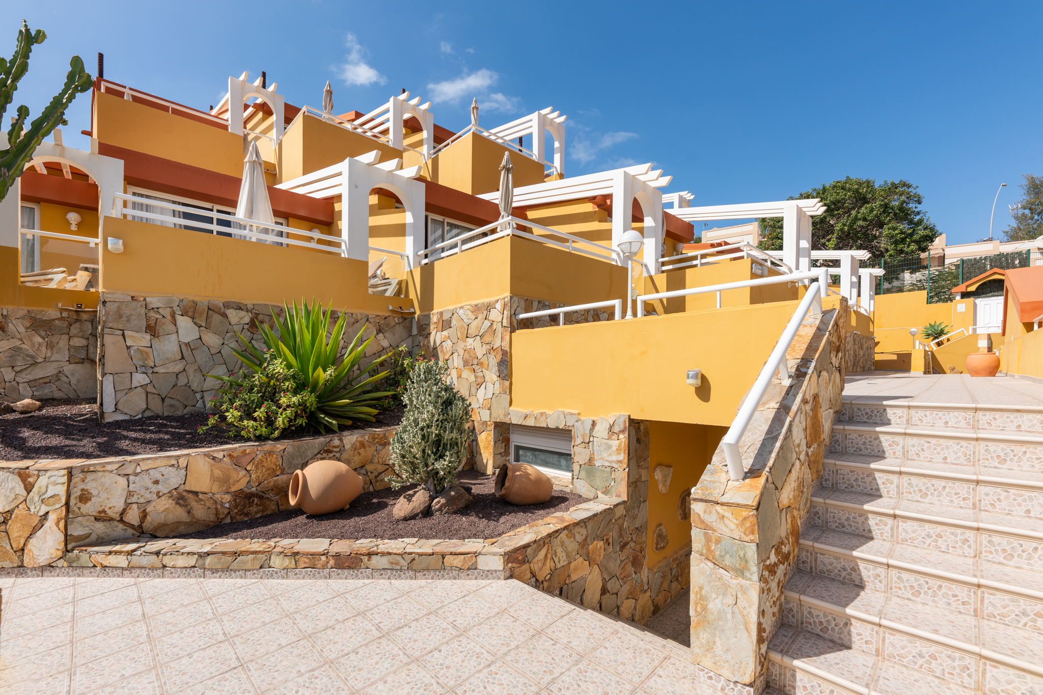 LIVVO_PUNTA_MARINA_OUTSIDE (2).jpg