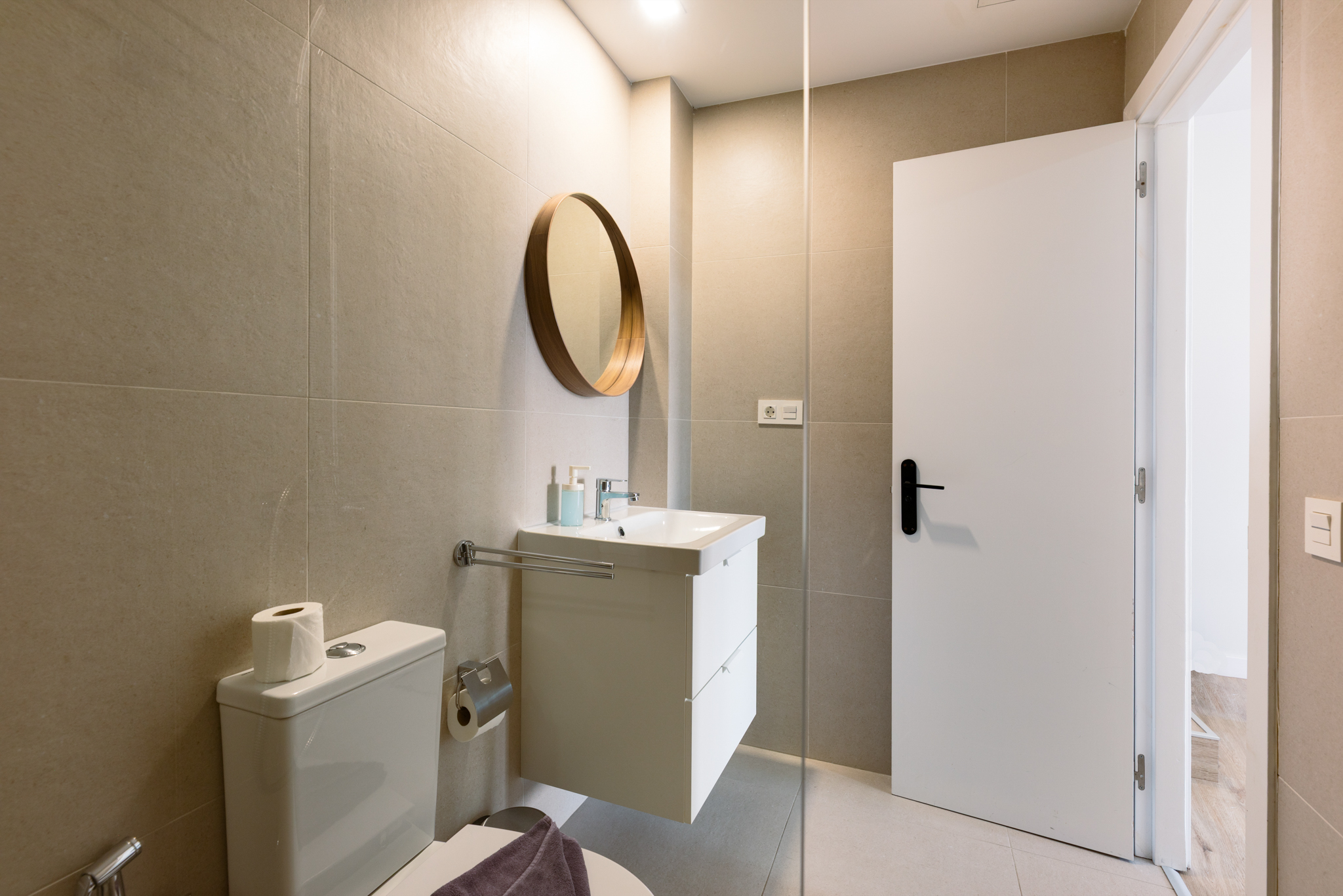 BRISTOL_SUNSET_BEACH_Loft (1).jpg