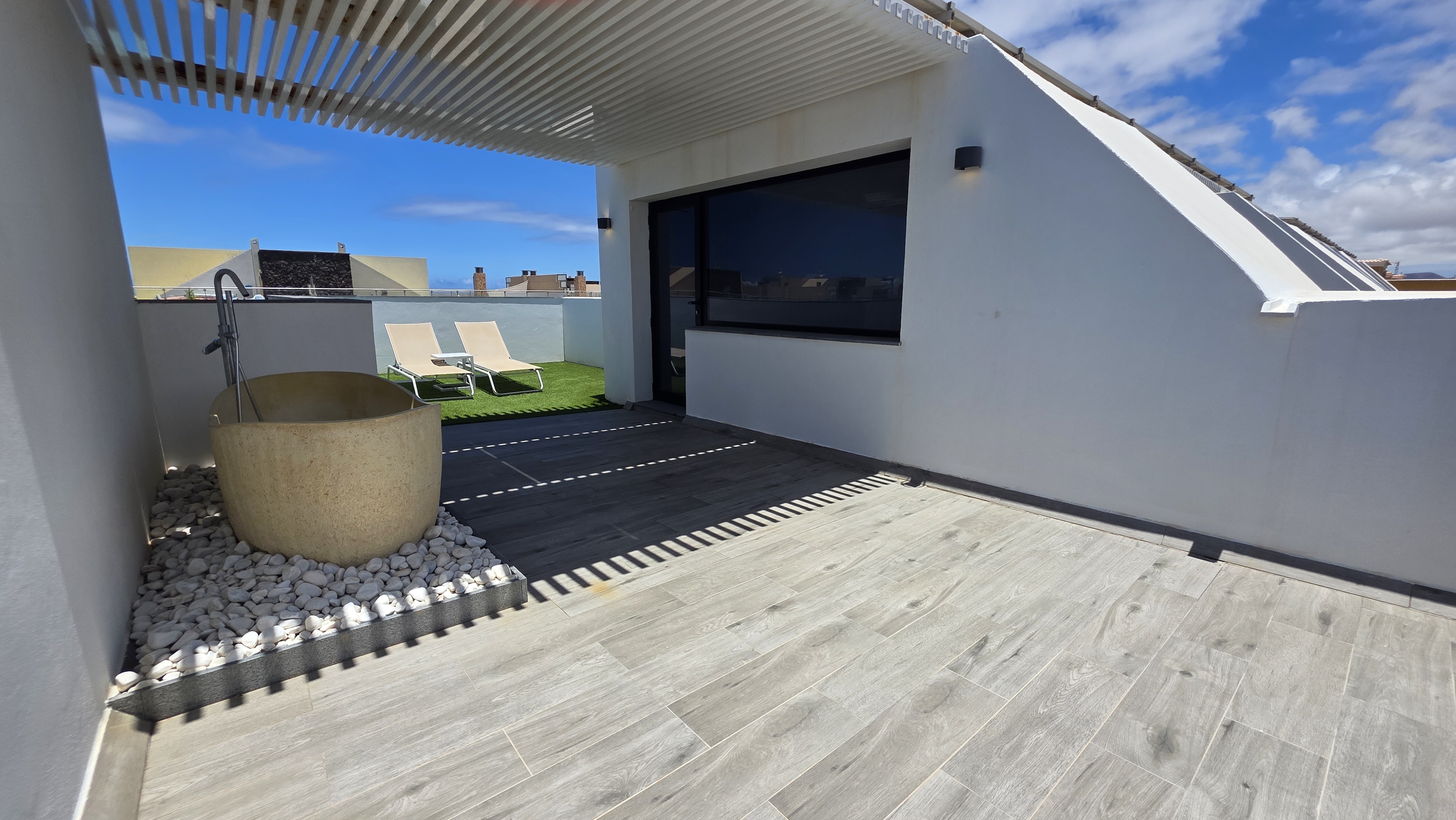 SUPERIOR ROOFTOP (7).jpg