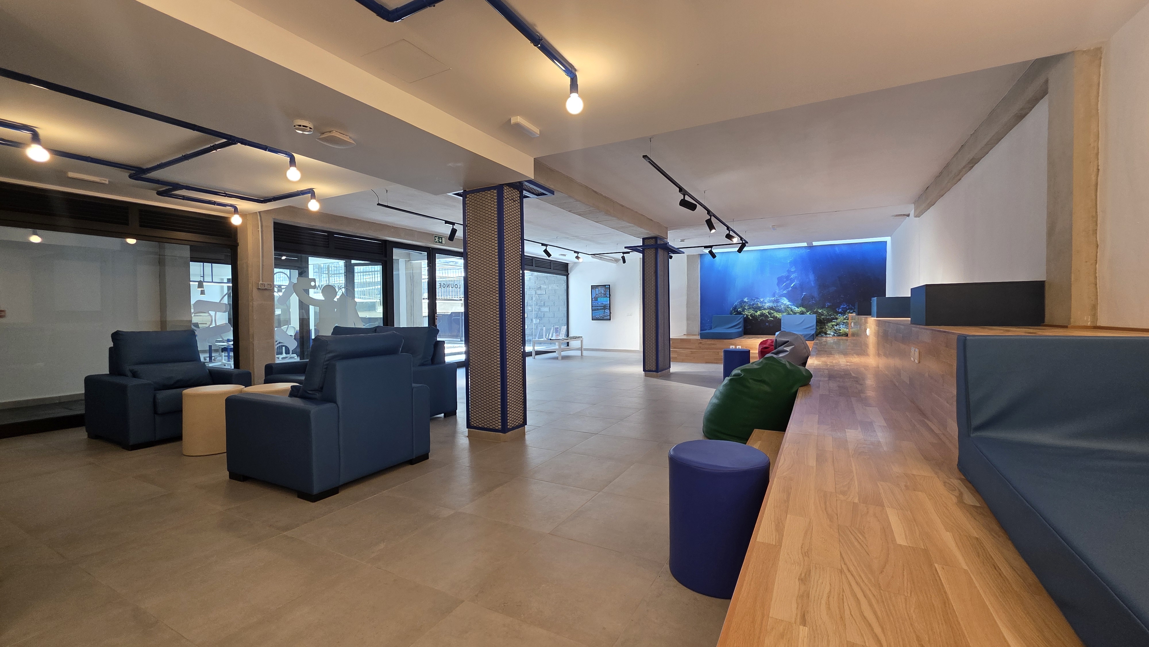 LIVVO_ESMERALDA_COTILLO_HOMES_LOUNGE (4).jpg