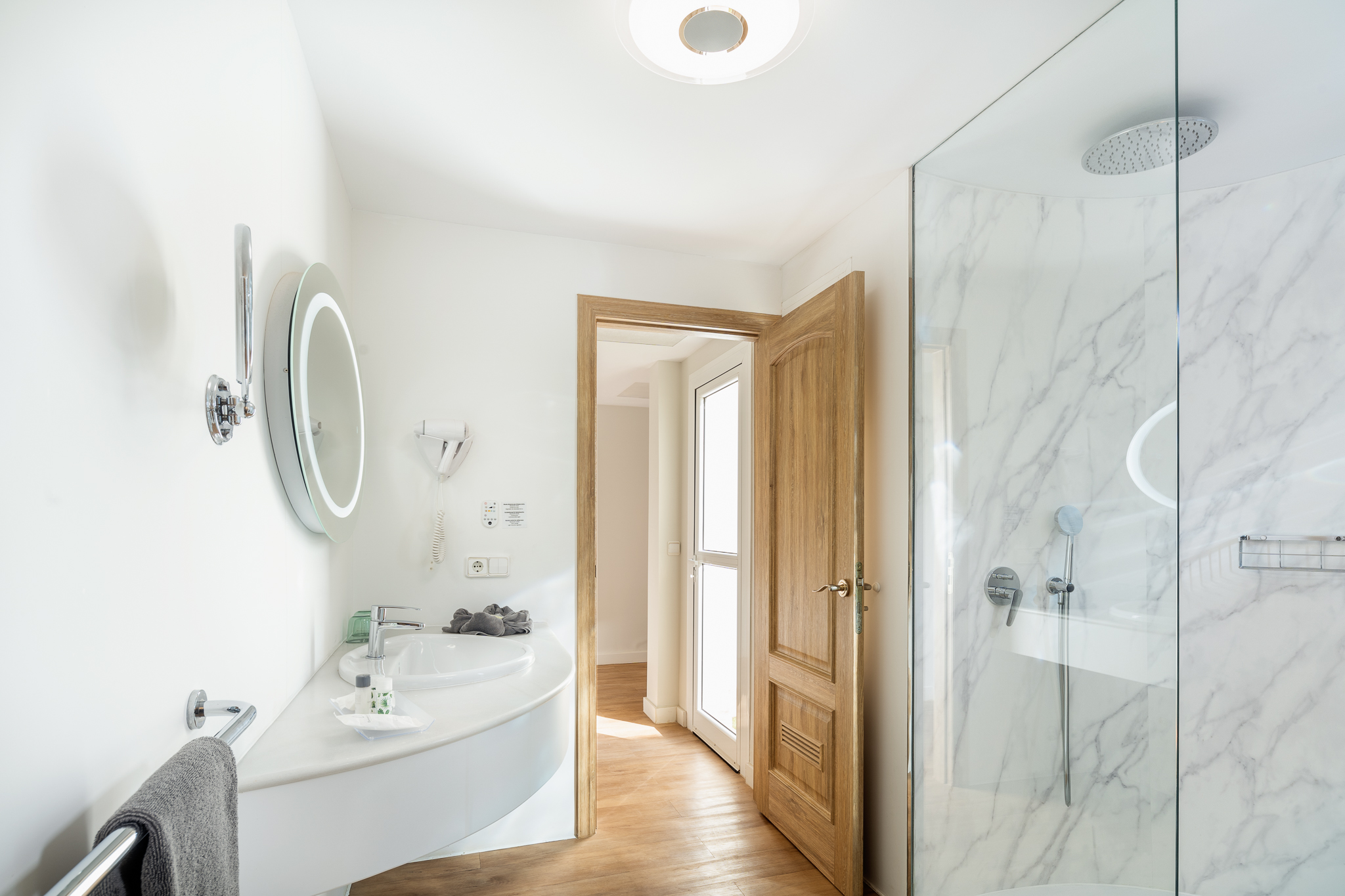 LIVVO_ESMERALDA_MARIS_JUNIOR_SUITE_VISTA_MAR (10).jpg