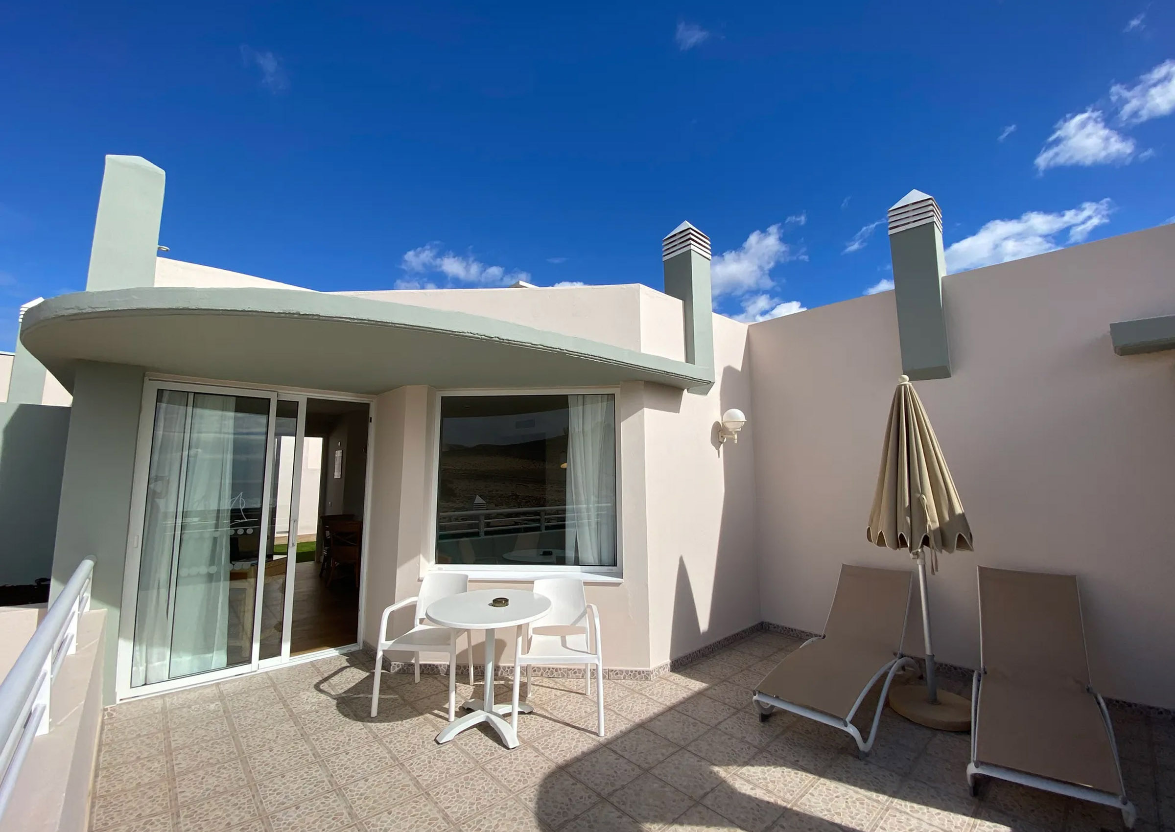 LIVVO_ESMERALDA_MARIS_JUNIOR_SUITE_VISTA_MAR (2).jpg