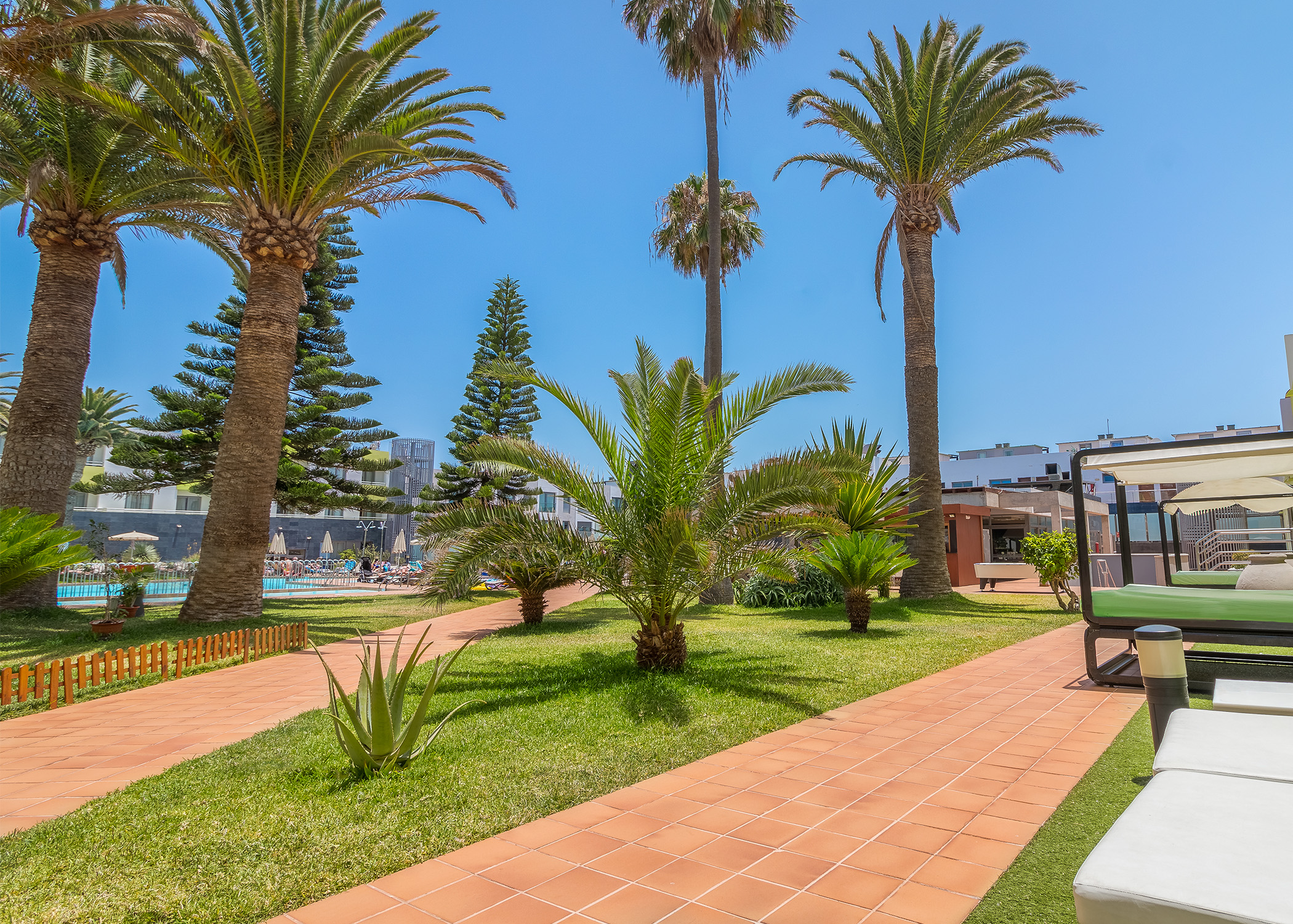 LIVVO Corralejo Beach Exterior (6).jpg