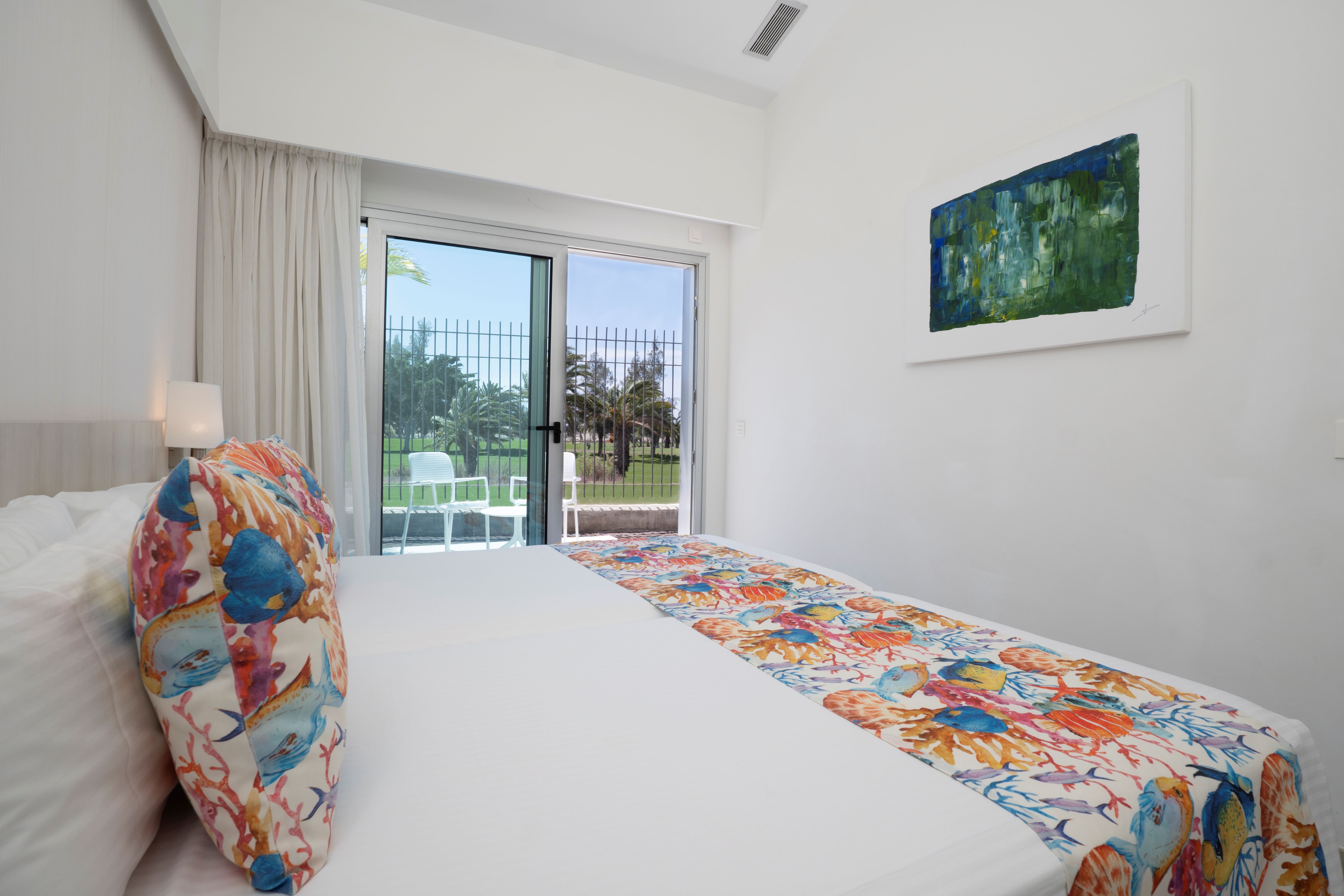 LIVVO_DUNAGOLFSUITES_SUITE_VISTA_CAMPO_GOLF (1).JPG