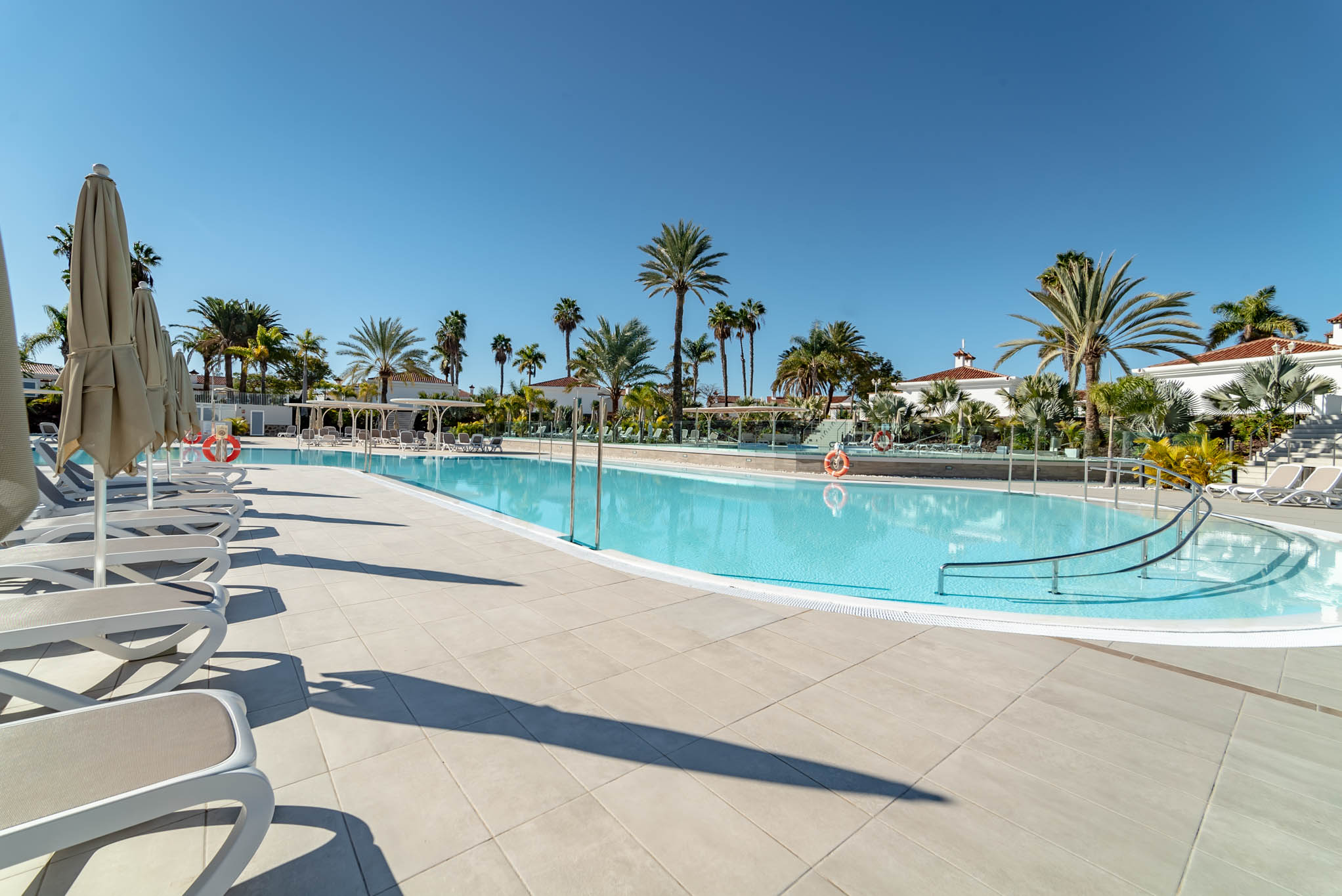 LIVVO_DUNAGOLF_SUITES_PISCINAS (2).jpg