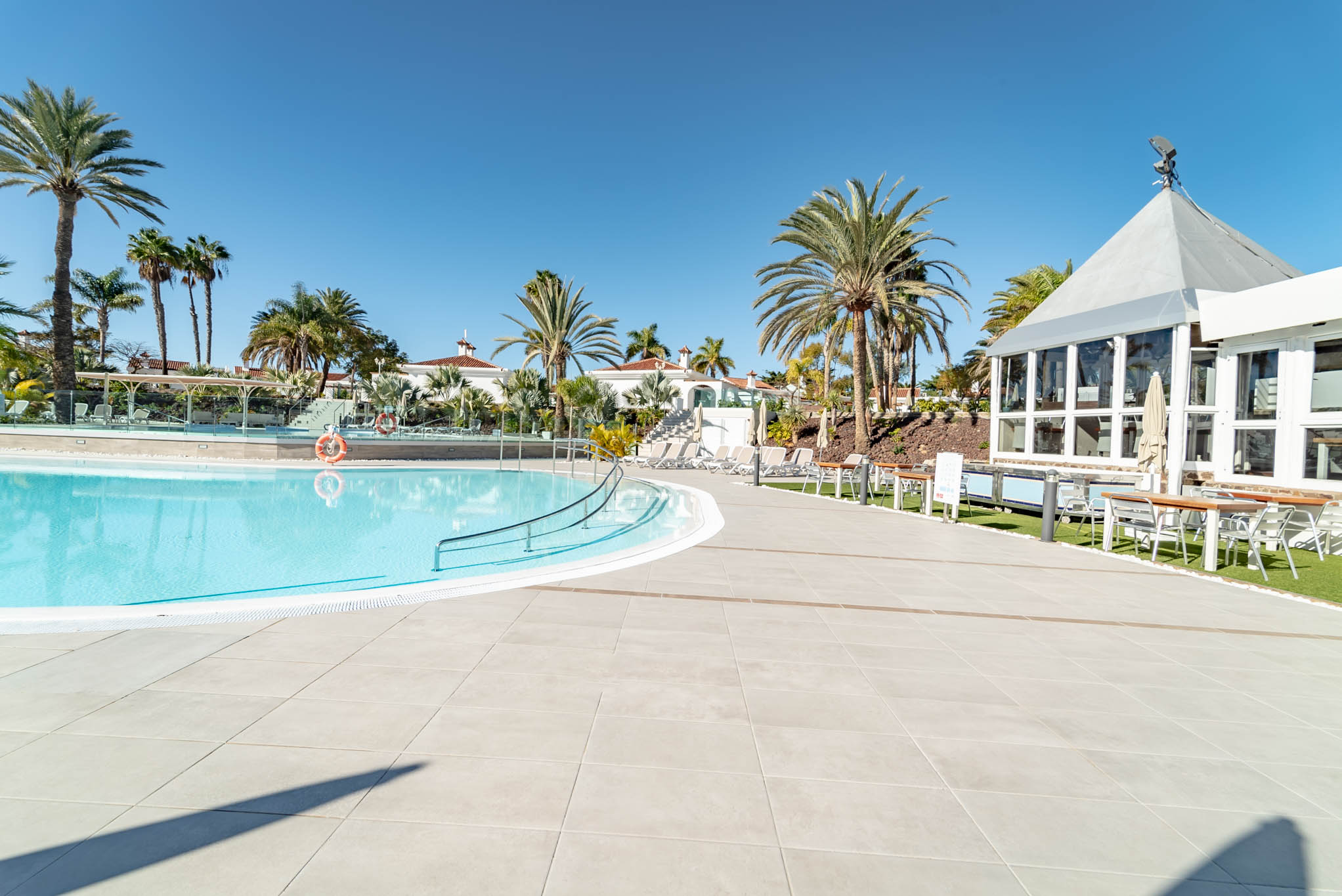 LIVVO_DUNAGOLF_SUITES_PISCINAS (3).jpg