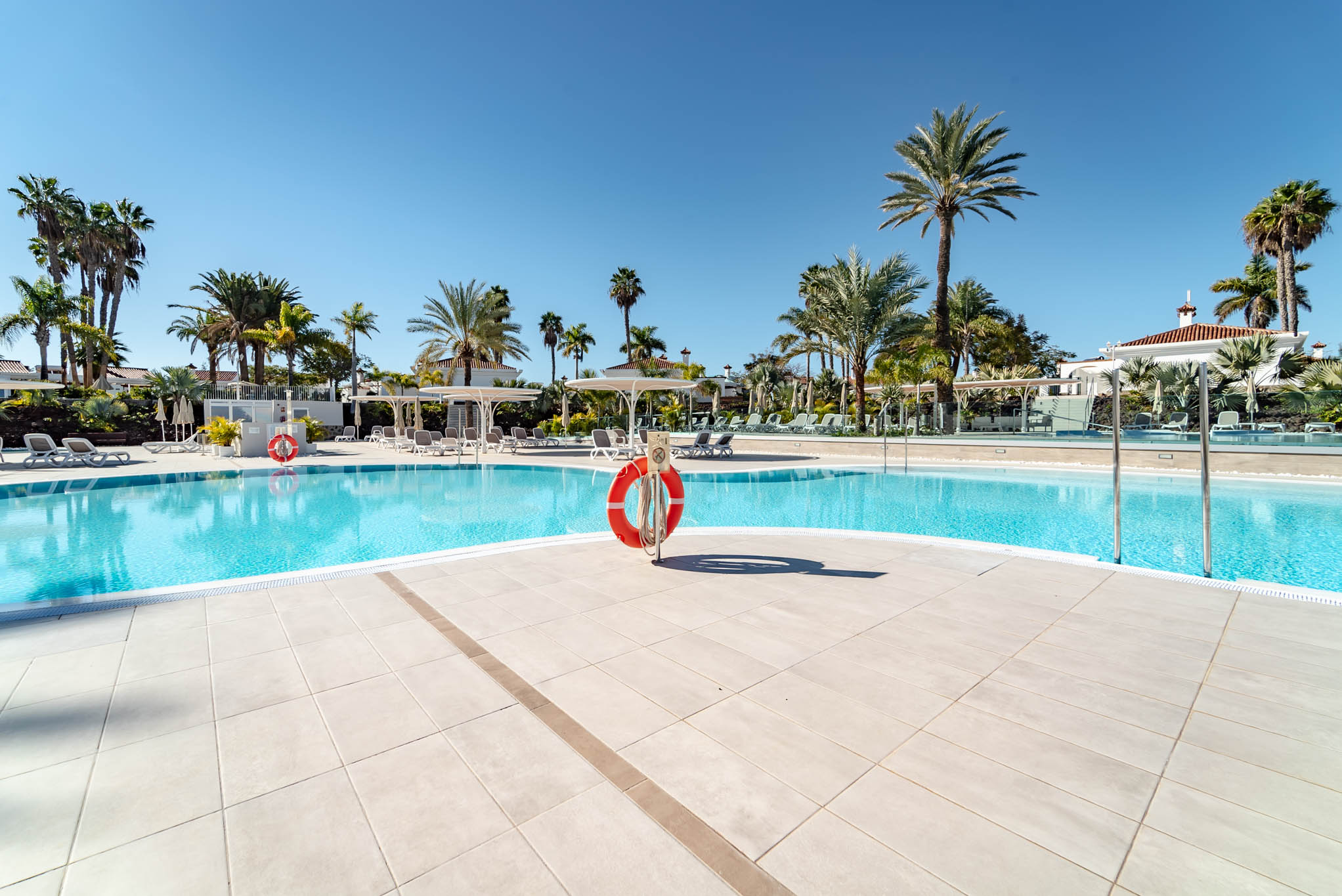 LIVVO_DUNAGOLF_SUITES_PISCINAS (4).jpg