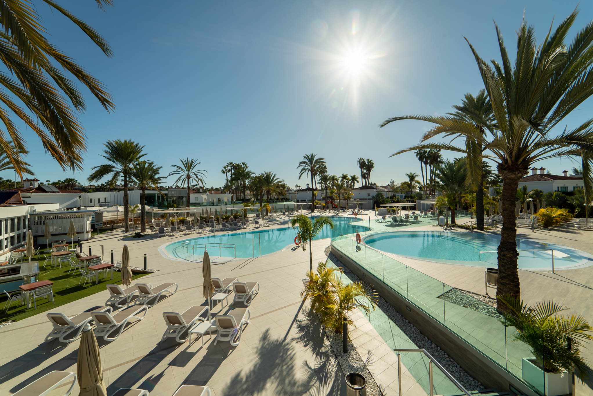 LIVVO_DUNAGOLF_SUITES_PISCINAS (7).jpg