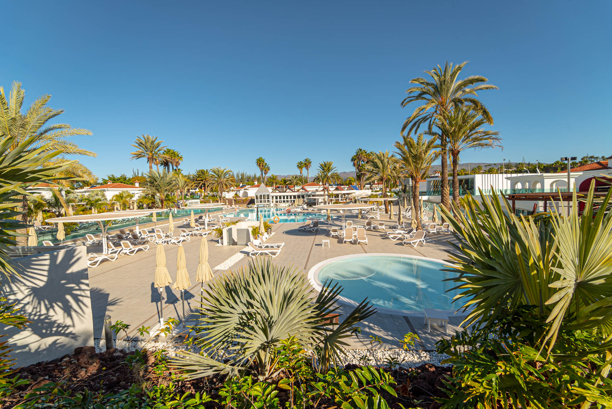LIVVO_DUNAGOLF_SUITES_PISCINAS (8).jpg