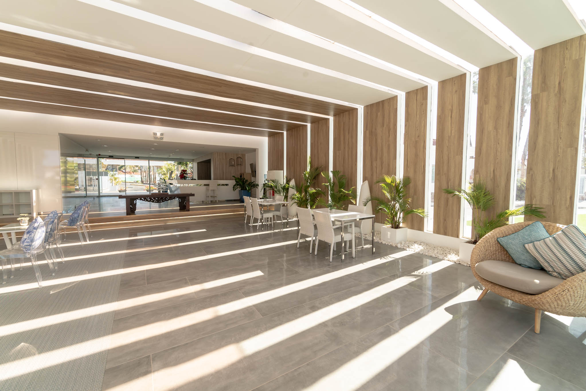LIVVO_DUNAGOLF_SUITES_RECEPCION (3) .jpg