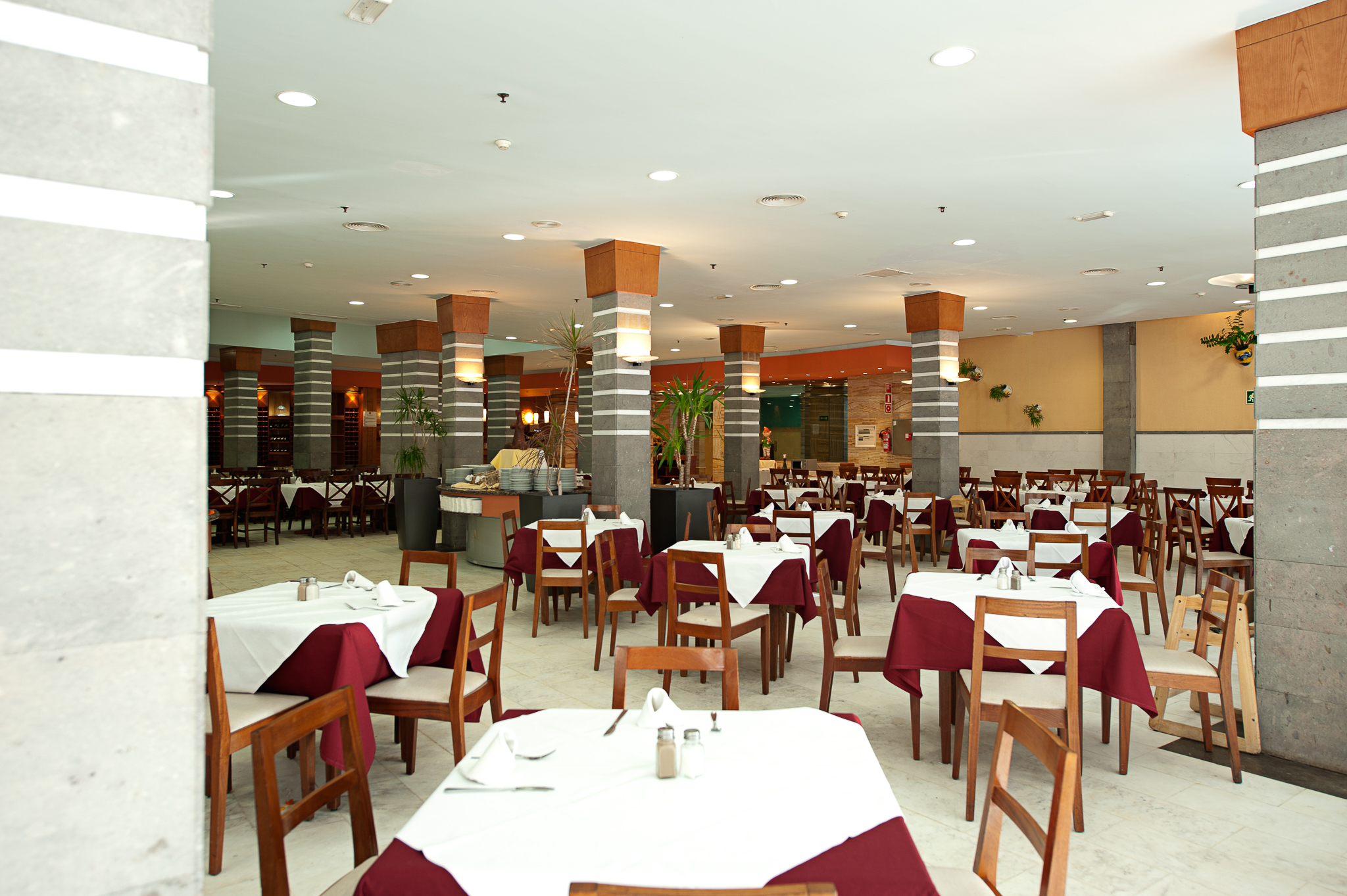 LIVVO_LAGO_TAURITO_RESTAURANTE (1).jpg