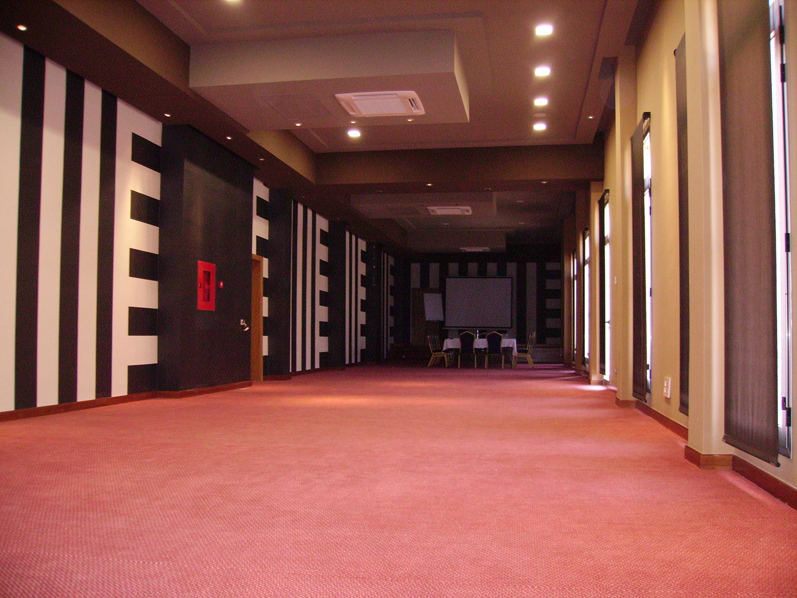 LIVVO_VALLE_TAURITO_SALA_CONFERENCIAS (2).JPG