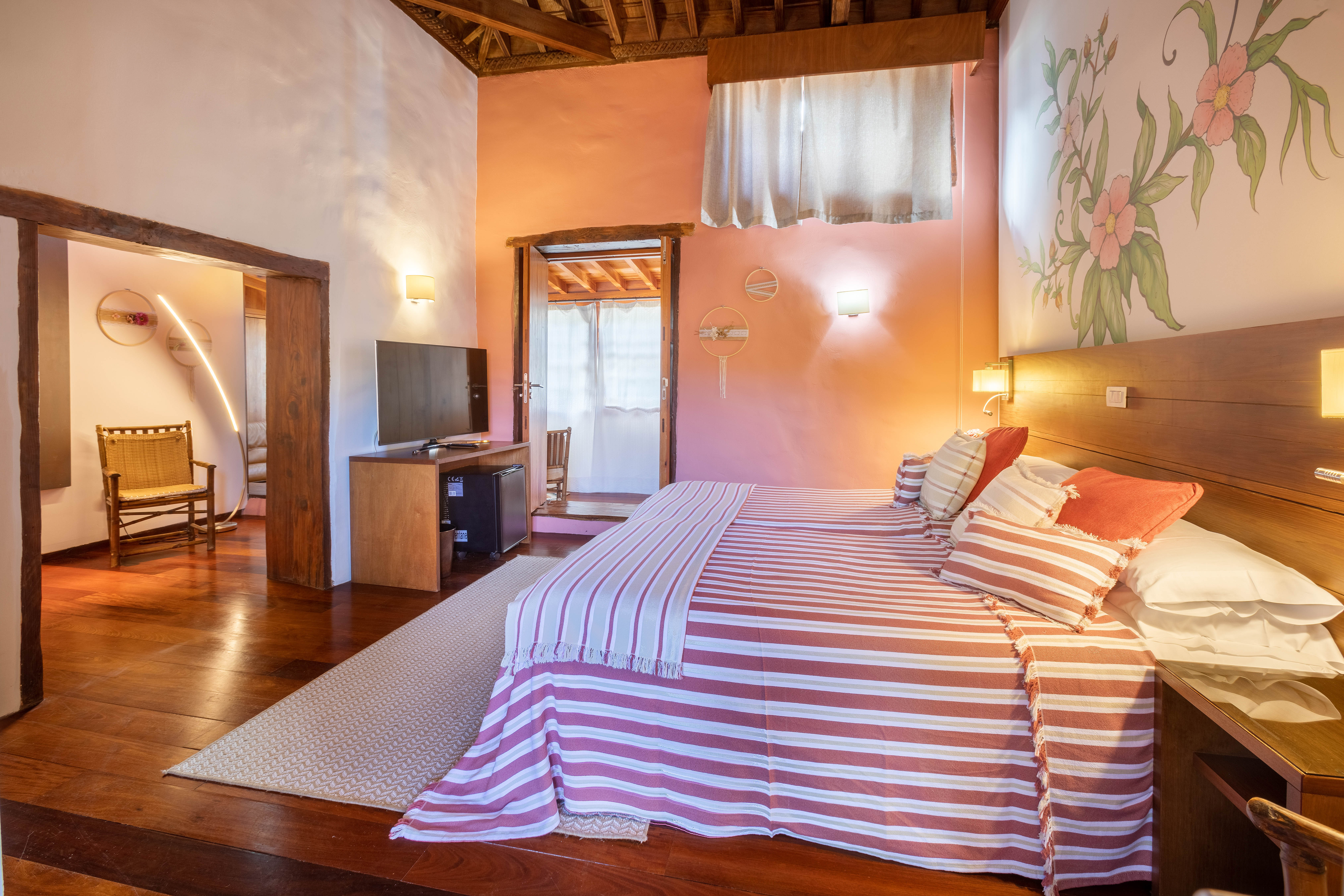LIVVO_LA_QUINTA_ROJA_JUNIOR SUITE (4).jpg
