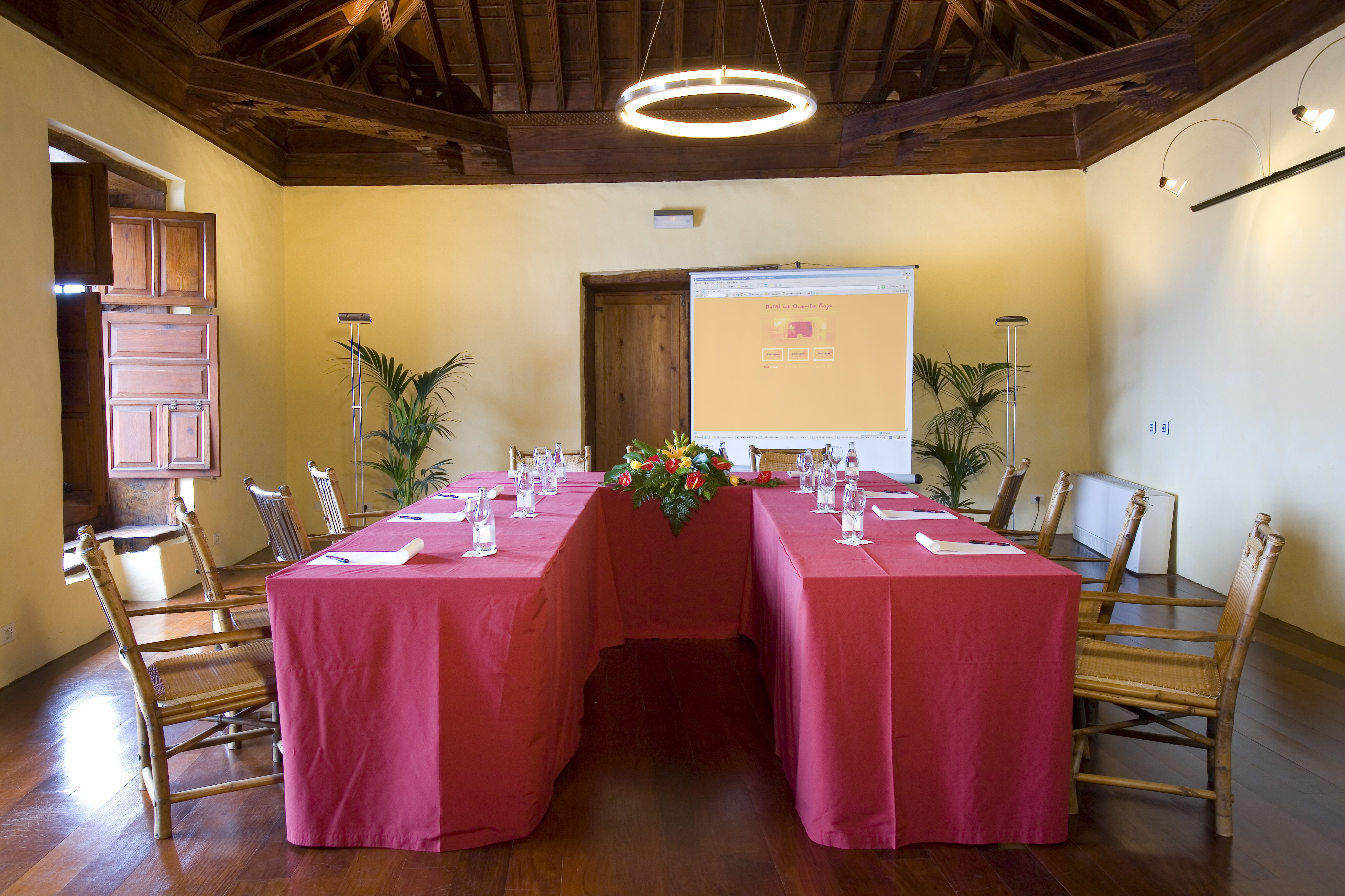 LIVVO_LQR_SALON MARQUEZ (2).jpg