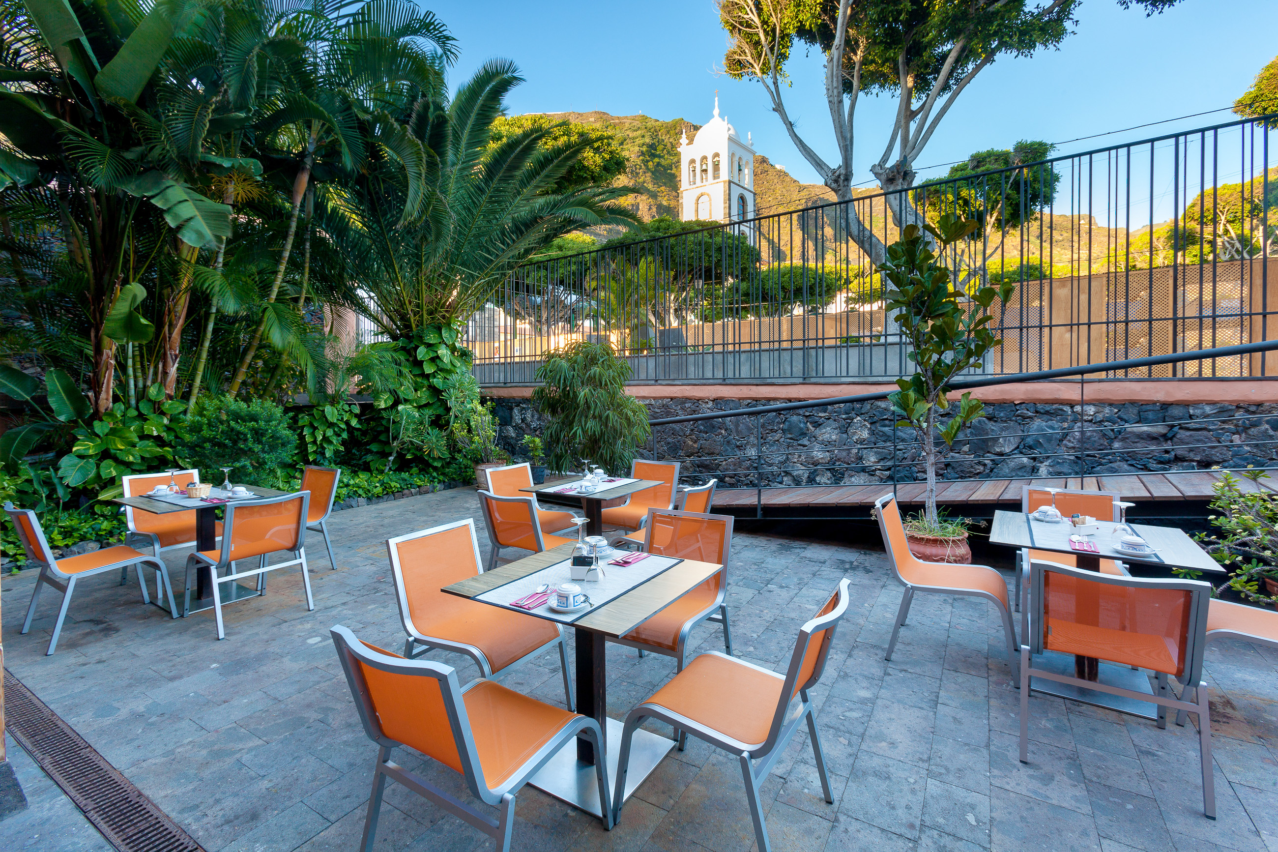 LIVVO_La_Quinta_Roja_Terrace (1).jpg