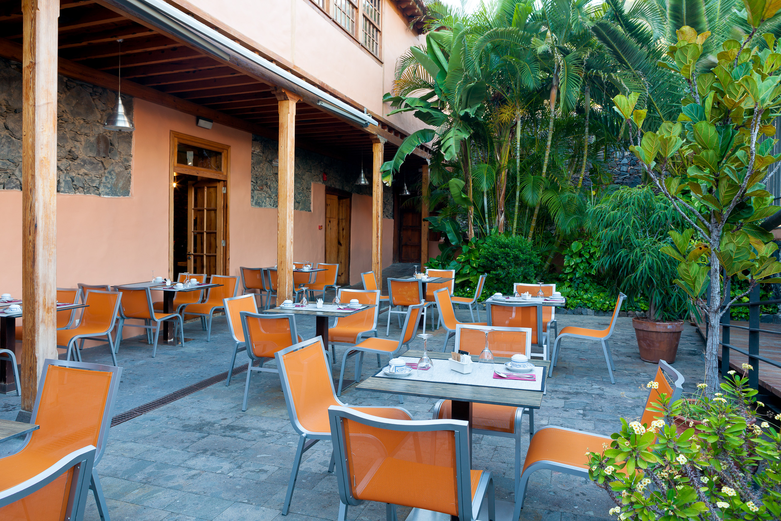 LIVVO_La_Quinta_Roja_Terrace (2).jpg